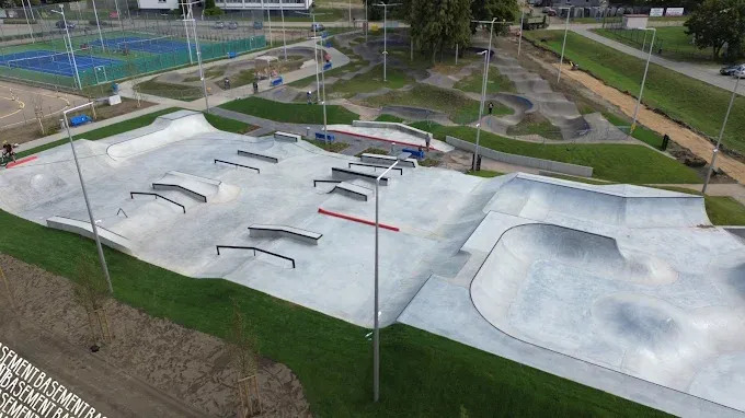 Skatepark BSMNT4LIFE w Mławie